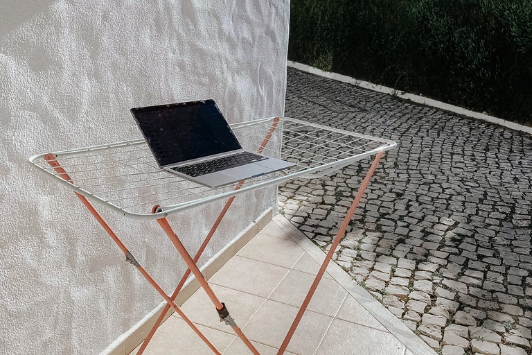 Schreibtisch mal anders. Workation in Portugal